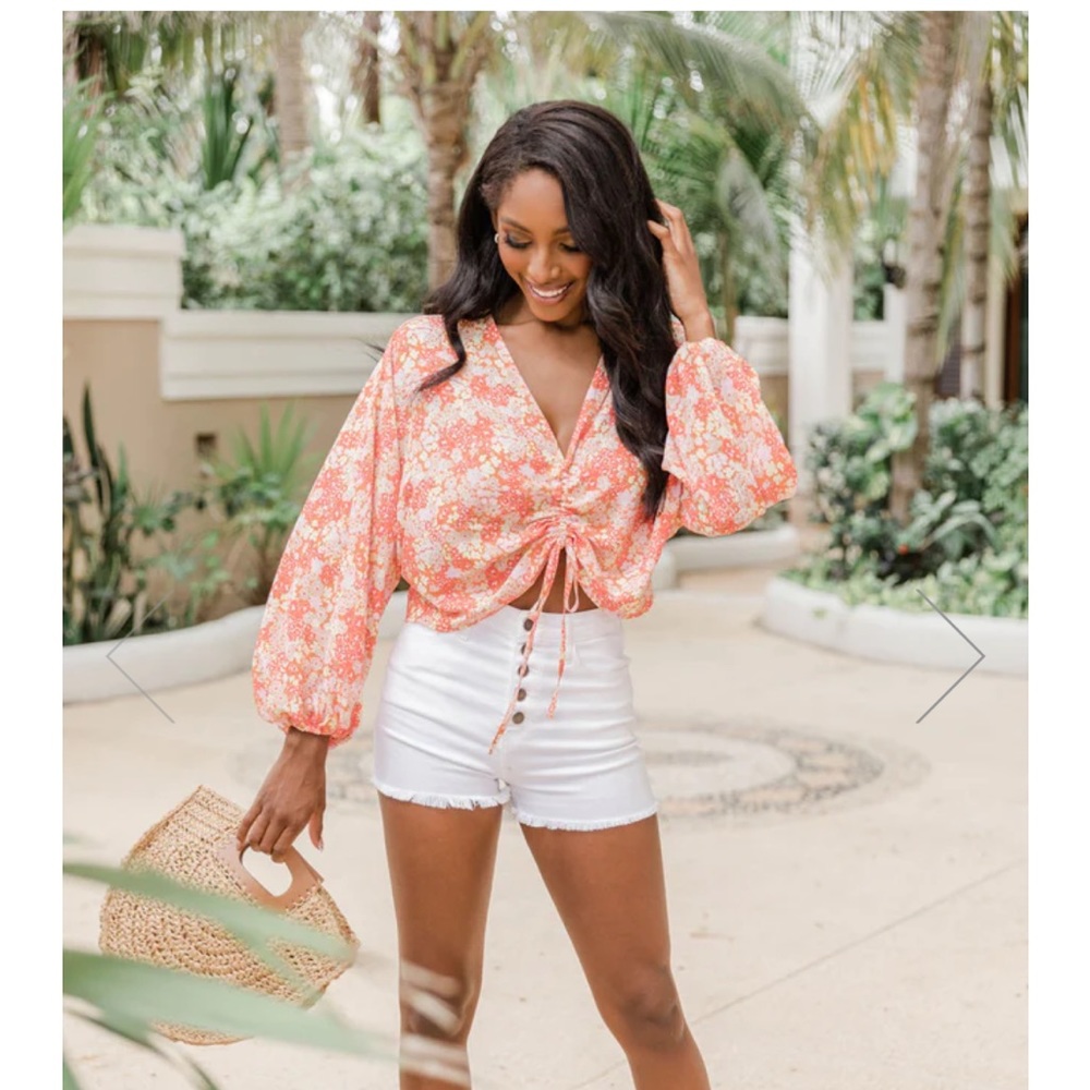 PINK LILY — CORAL CINCHED BUST FLORAL BLOUSE